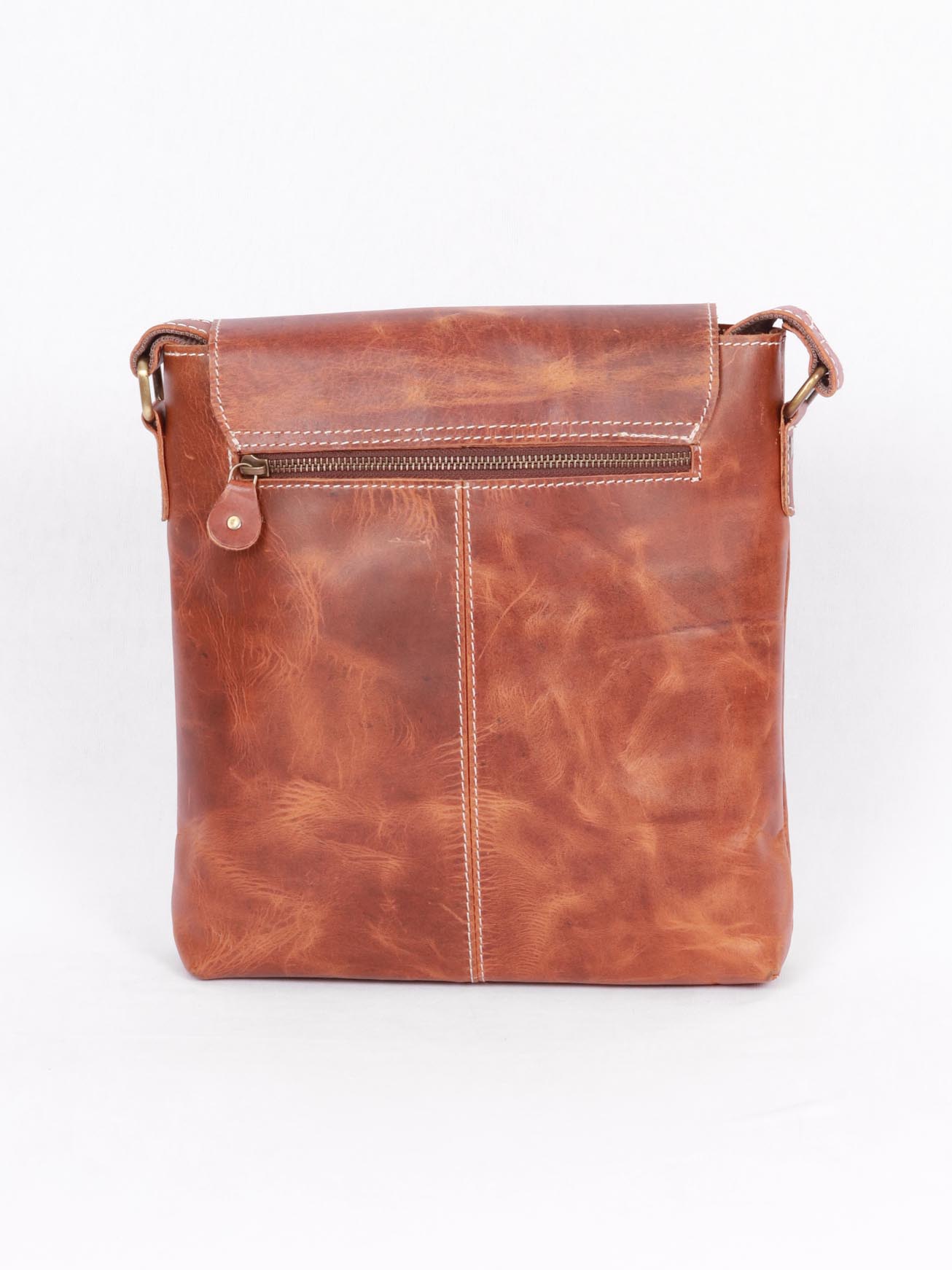 LUCA SLING BAG