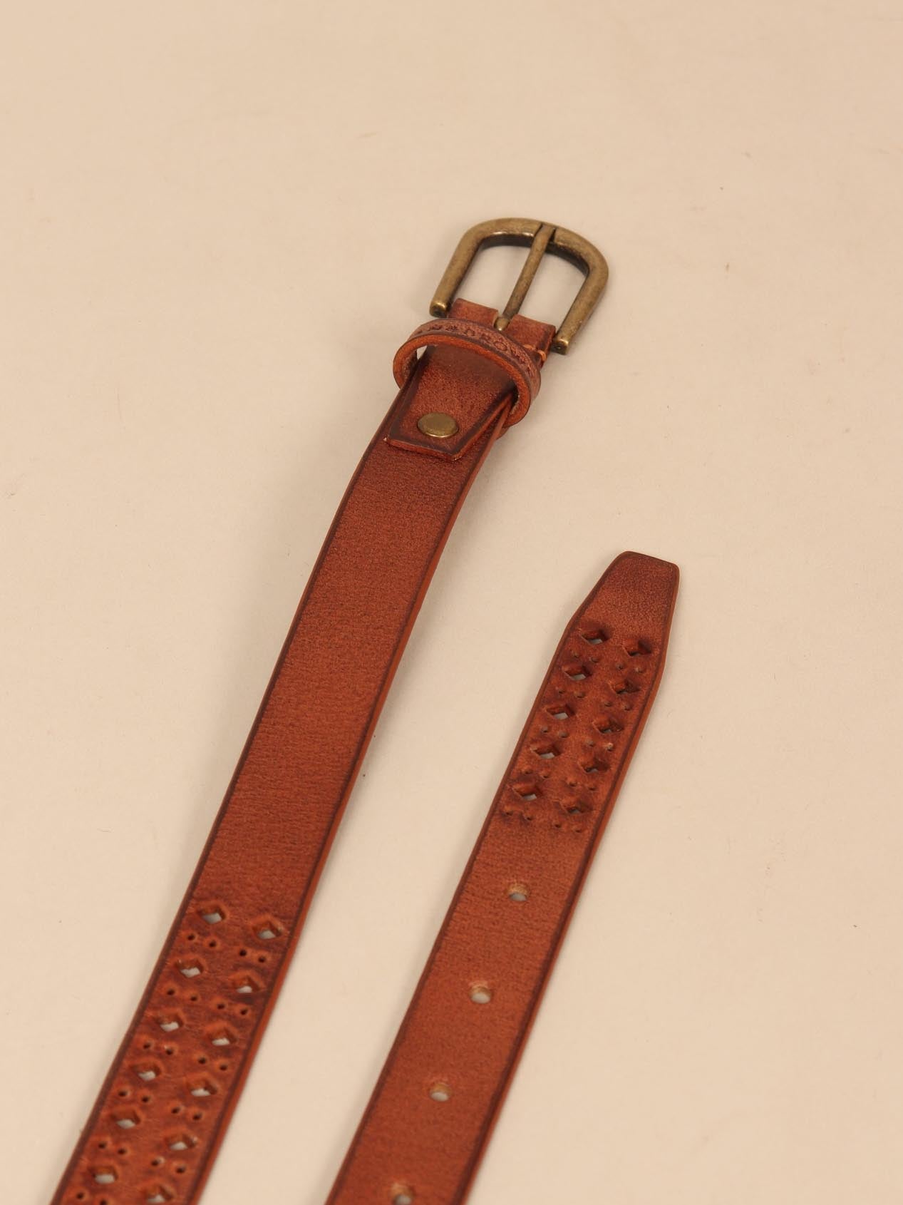 Ladies leather belt