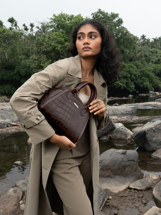ALAZNE SLING BAG