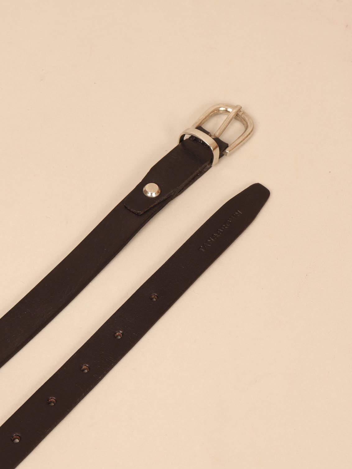 Slim women's leather belt