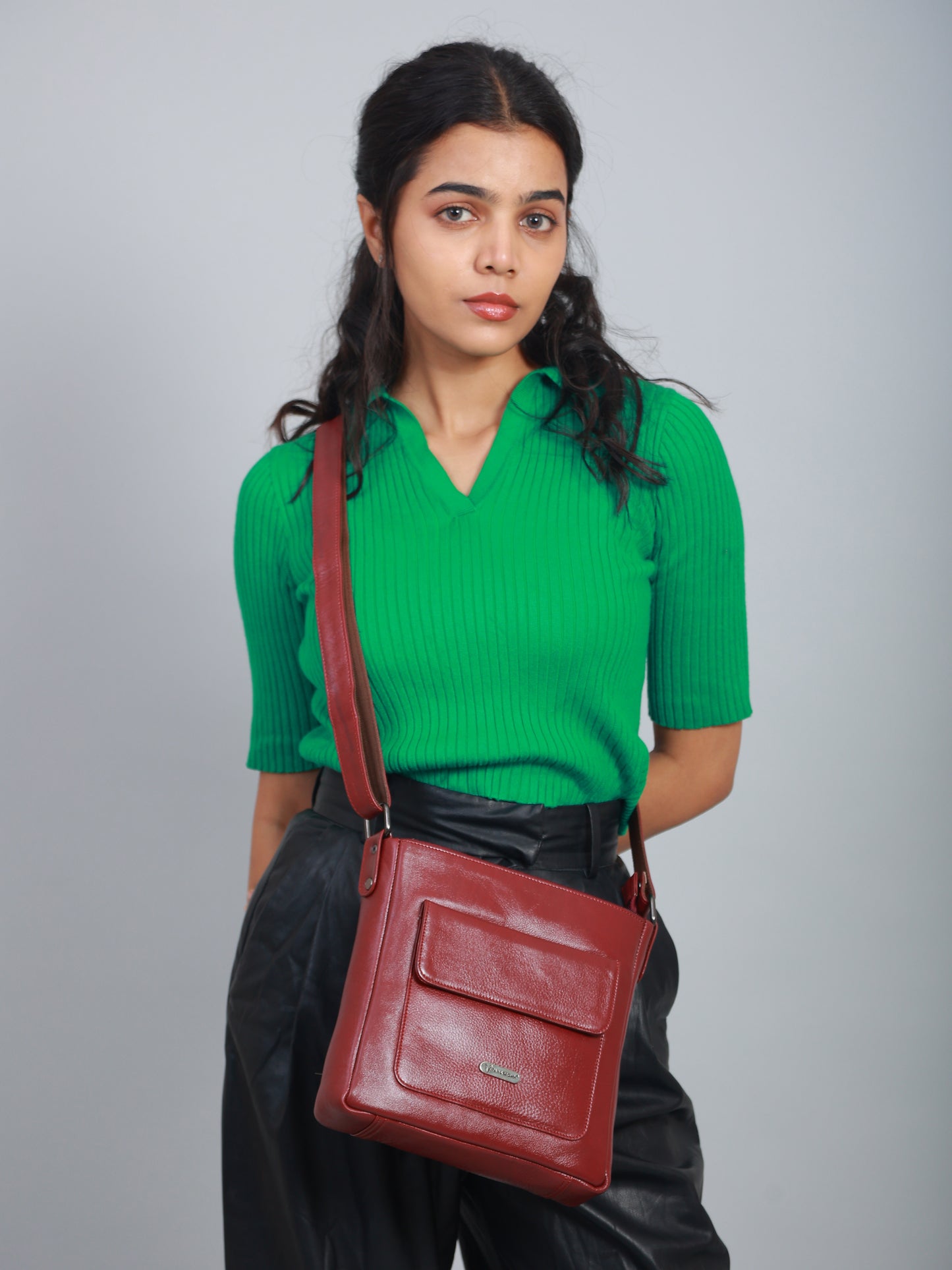 ZARINA SLING BAG